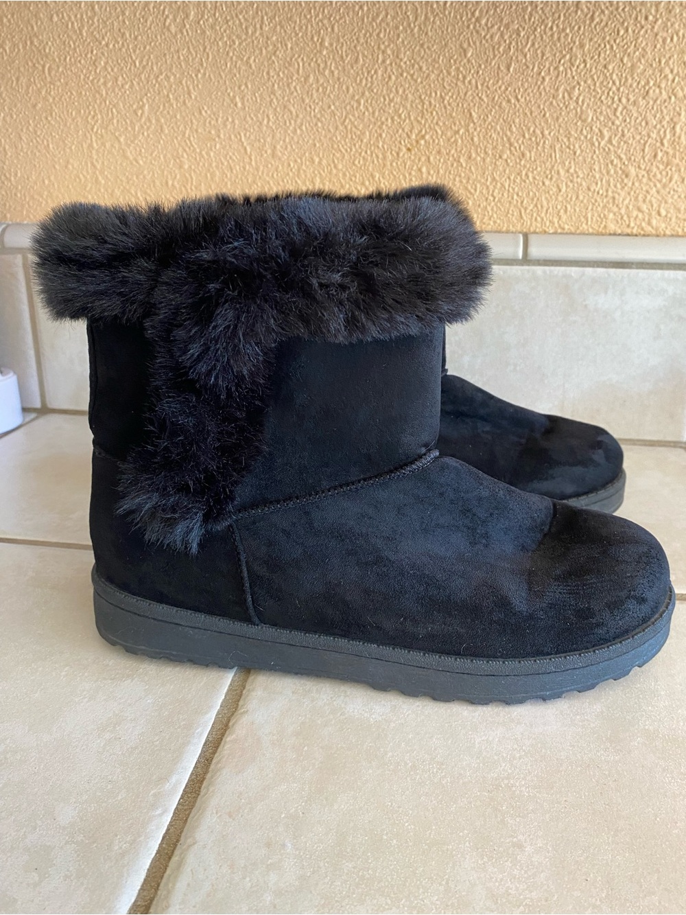 SO Black Faux Fur Short Winter Boots
